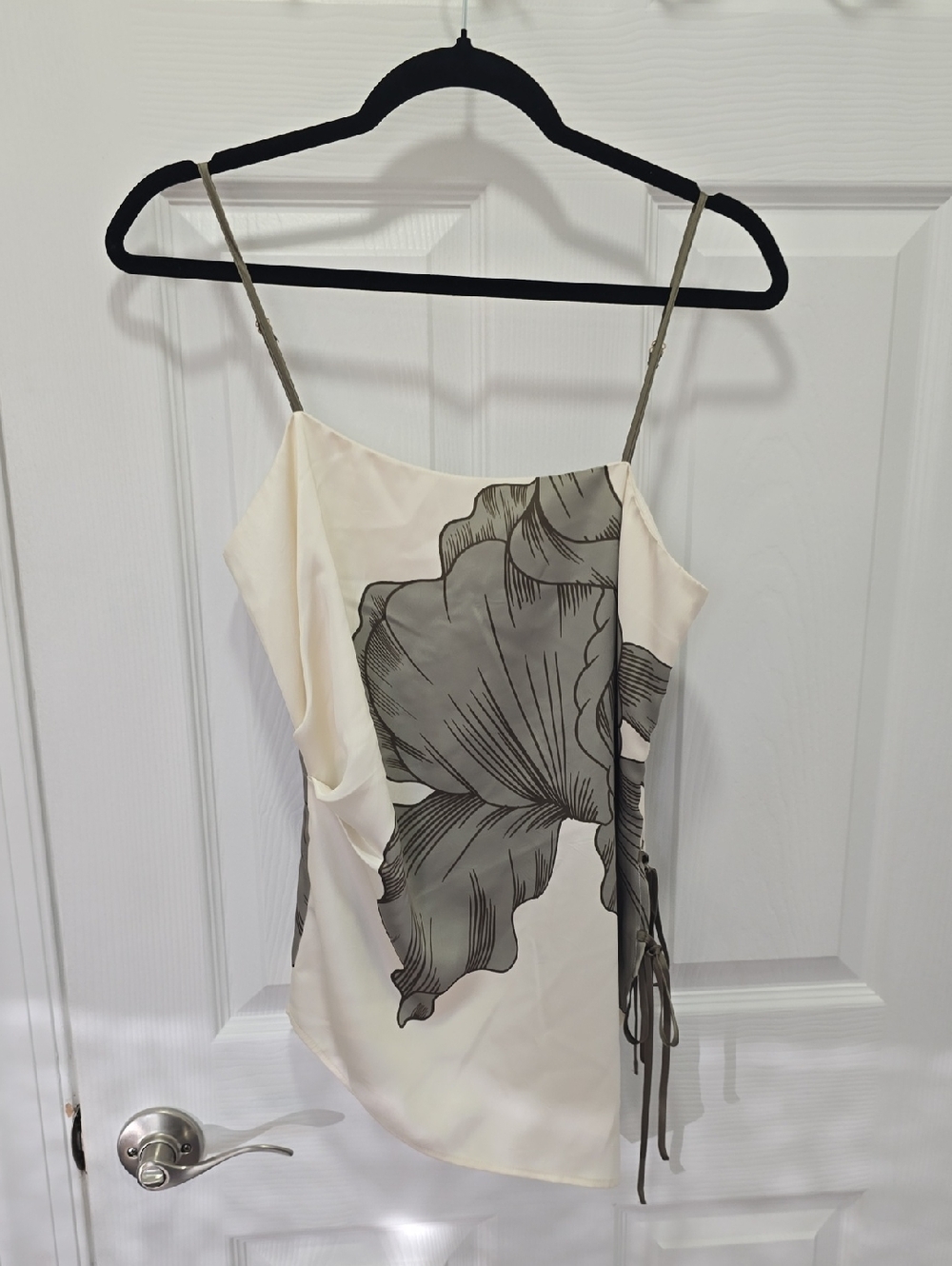 Geeylin Cream and Gray Floral Cami Top
